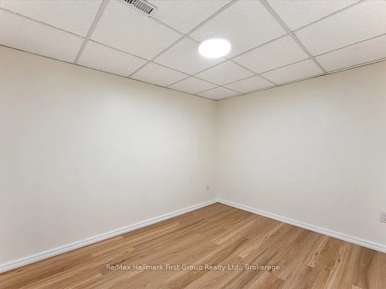 121 Ribblesdale Dr — Photo 17