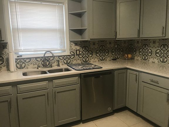 4th image of 1604 Athens Ct