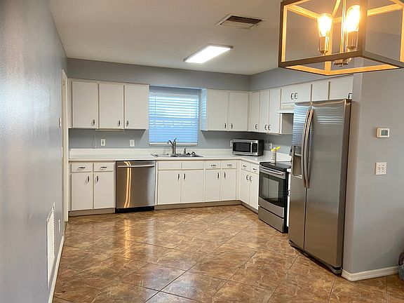 3rd image of 1906 Kettler Dr