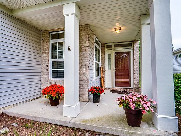 2nd image of 15301 Chestnut Oak Ln