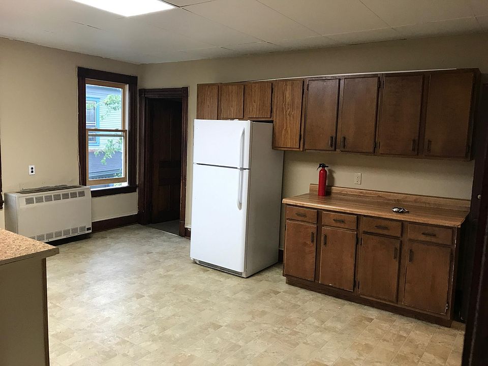 2nd image of 184 North St #1
