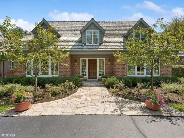 11 Bristol St, Northfield, IL 60093