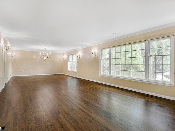 5th image of 901 S Orange Ave