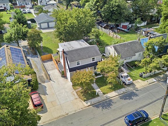 2nd image of 3707 Windom Rd