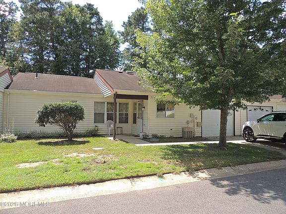 2nd image of 674B Buckingham Drive