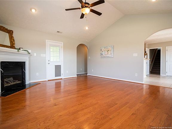 5th image of 435 Eastfield Dr