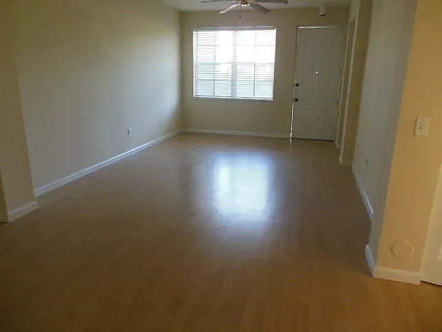 2 bed, 905 sqft, $2,750 — Photo 3