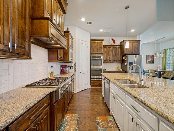 5th image of 415 Dry Canyon Dr