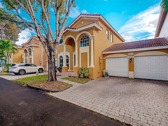 2nd image of 10866 NW 51st Ln