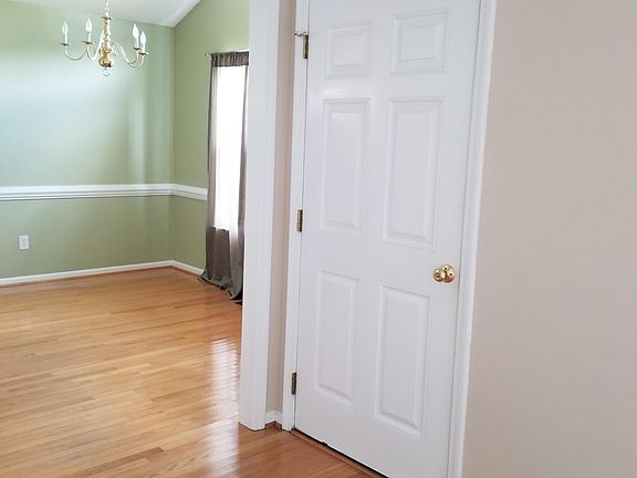 Front door w/dining in 
back