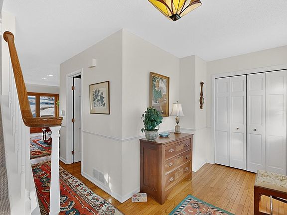 3rd image of 1329 Woodland Dr SW