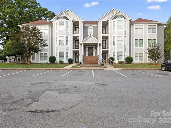 7348 Rose Terrace Ct, Charlotte, NC 28215