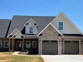 29 Edgefield Ct #29, Winchester, TN 37398