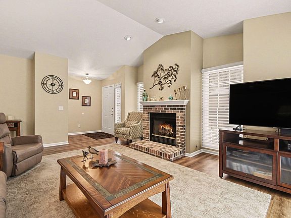 2nd image of 2174 Edington Dr SE