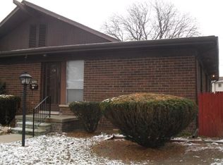 9626 Elm St, Taylor, MI 48180