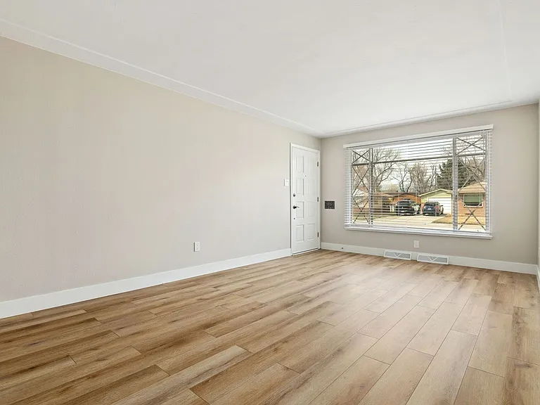 6010 Garrison St — Photo 4
