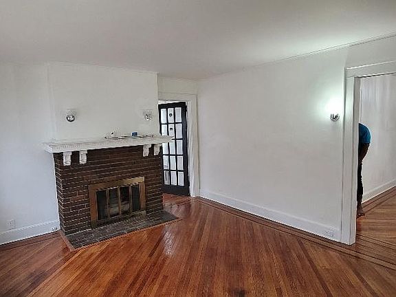 3rd image of 61 N 22nd St Floor 1