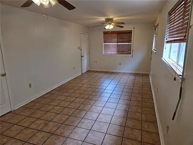 3 bed, 2.0 bath, 1600 sqft, $1,900 — Photo 3