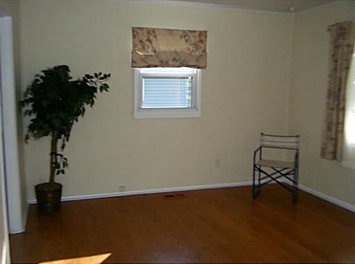 3rd image of 622 Eastmoor Dr