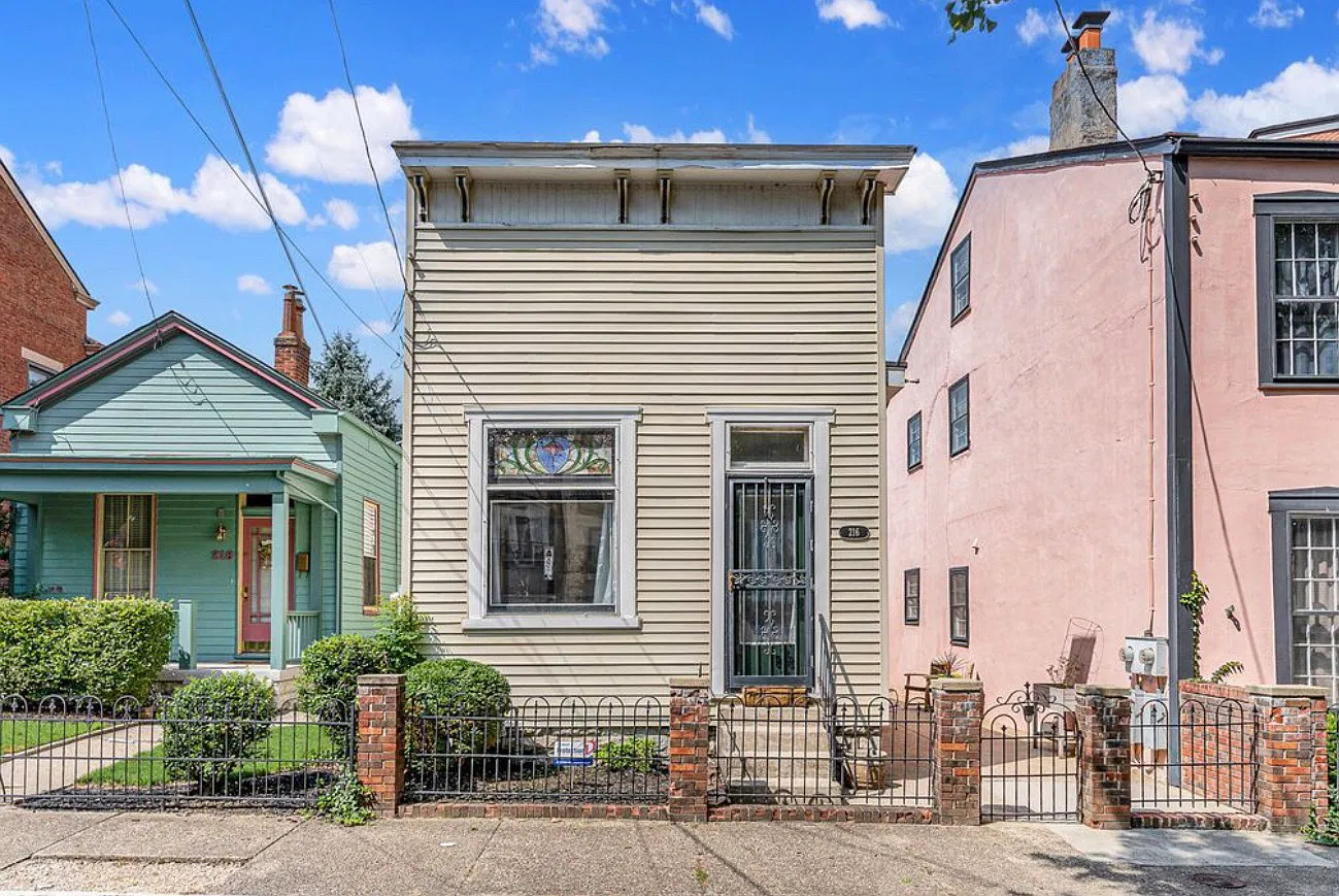 216 Covington Ave — Photo 1