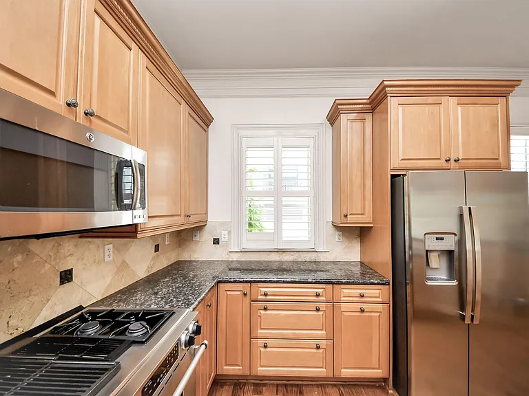 1912 Greenwich Place Dr — Photo 12