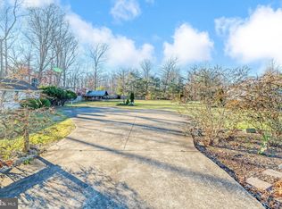 Redrose Dr, Sterling, VA 20165