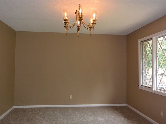 5th image of 107 Deerwood Cir