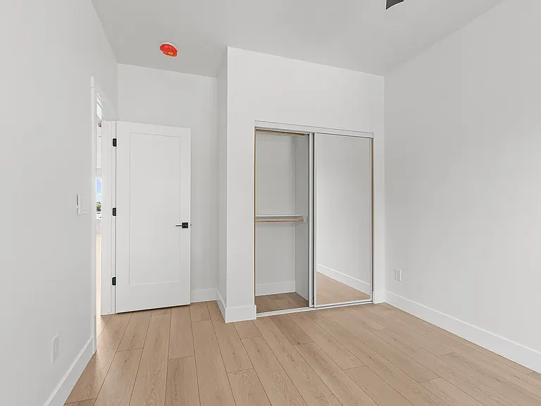 4825 Chippendale Dr — Photo 10
