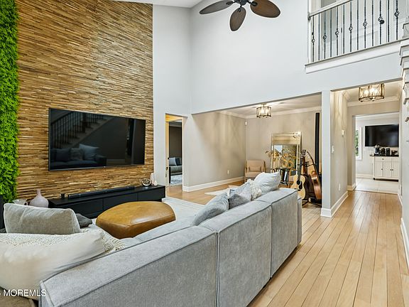 5th image of 40 Pinyon Street