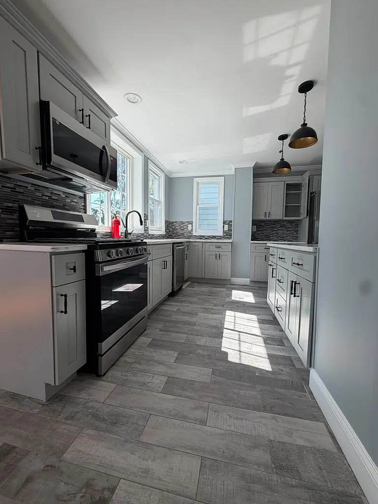 3 bed, 2.5 bath, 1000 sqft, $4,300 — Photo 1