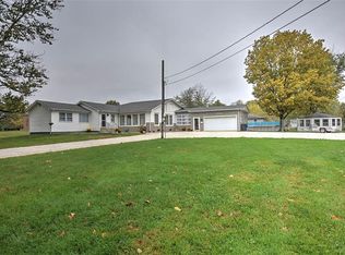 3352 E Orchard Dr, Decatur, IL 62521