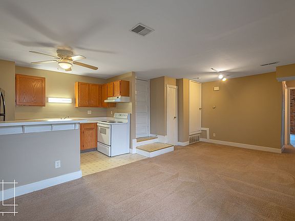 4th image of 880 Hamlet St #B