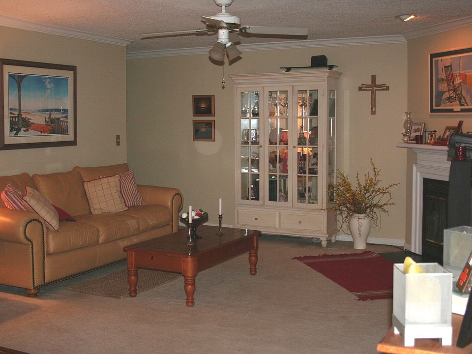 2nd image of 6016 Coventry Cir