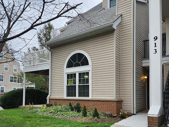 2nd image of 913 Hillside Lake Ter APT 410