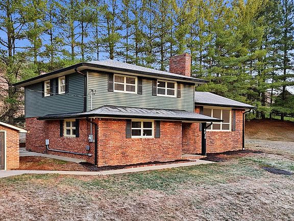 2nd image of 4030 Reservoir Rd