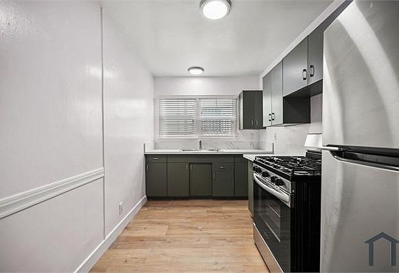 4th image of 1645 Courtney Ave APT 4