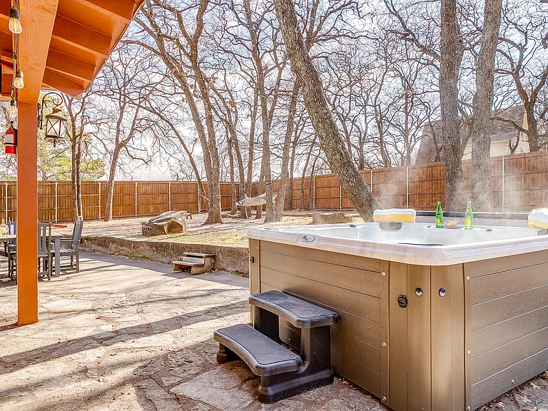 502 Western Hills Trl — Photo 43