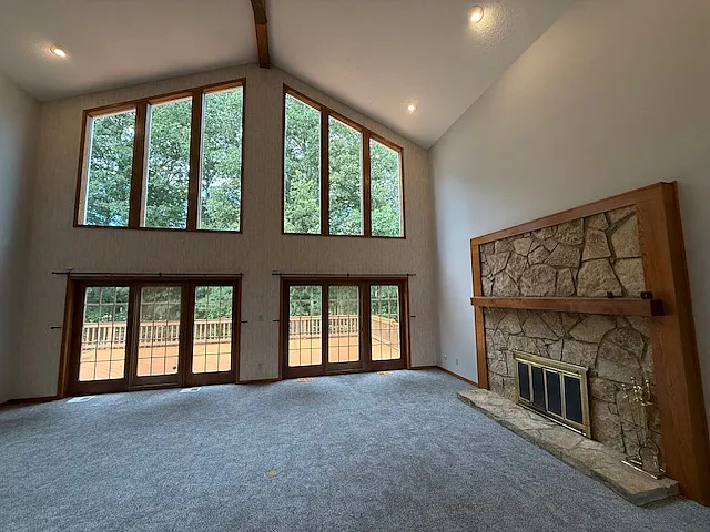 5 bed, 6784 sqft, $3,600 — Photo 4