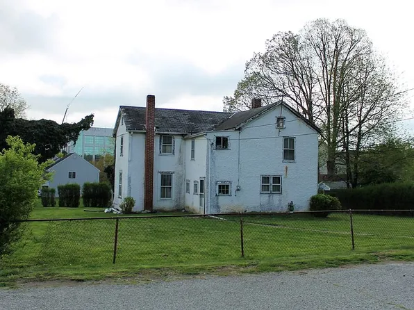 24 Martins Ln, Rockville, MD 20850