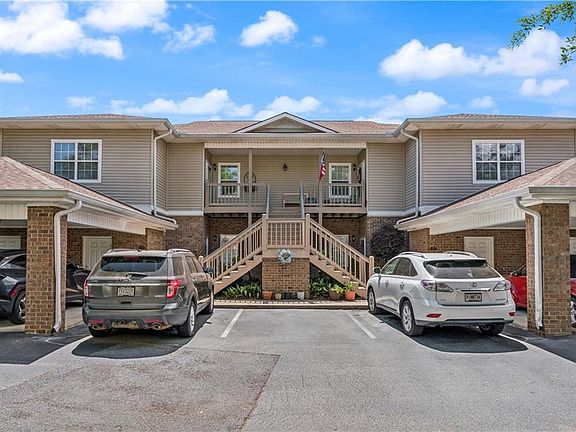 3rd image of 103 Kingsmarsh Way