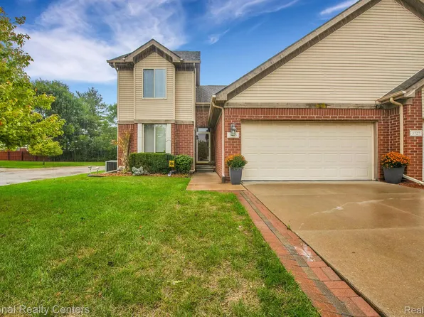 3705 Heavenly Ln, Warren, MI 48092