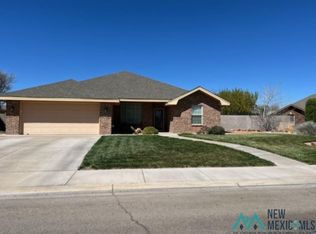 1111 E La Paloma Ln, Roswell, NM 88201