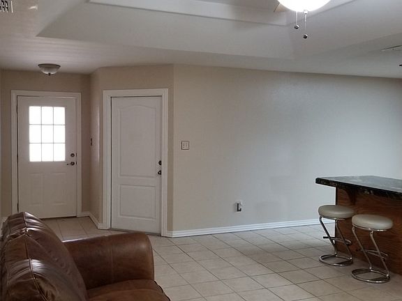 4th image of 605 E Tulipan St