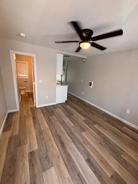 Studio, 330 sqft, $1,900 — Photo 3