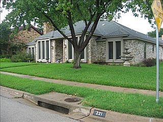 2nd image of 221 Eagle Ct