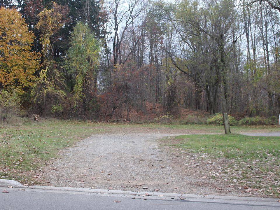 1st image of Parkwood Dr