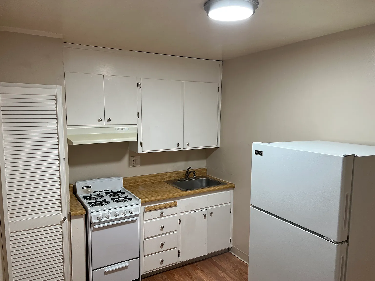 3108 Lone Tree Way — Photo 3