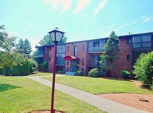 221 Oak St APT 111, Brockton, MA 02301