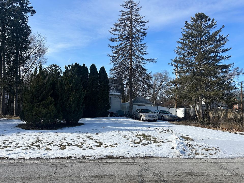 1st image of 4708 River Dr