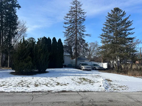 4708 River Dr, Lisle, IL 60532